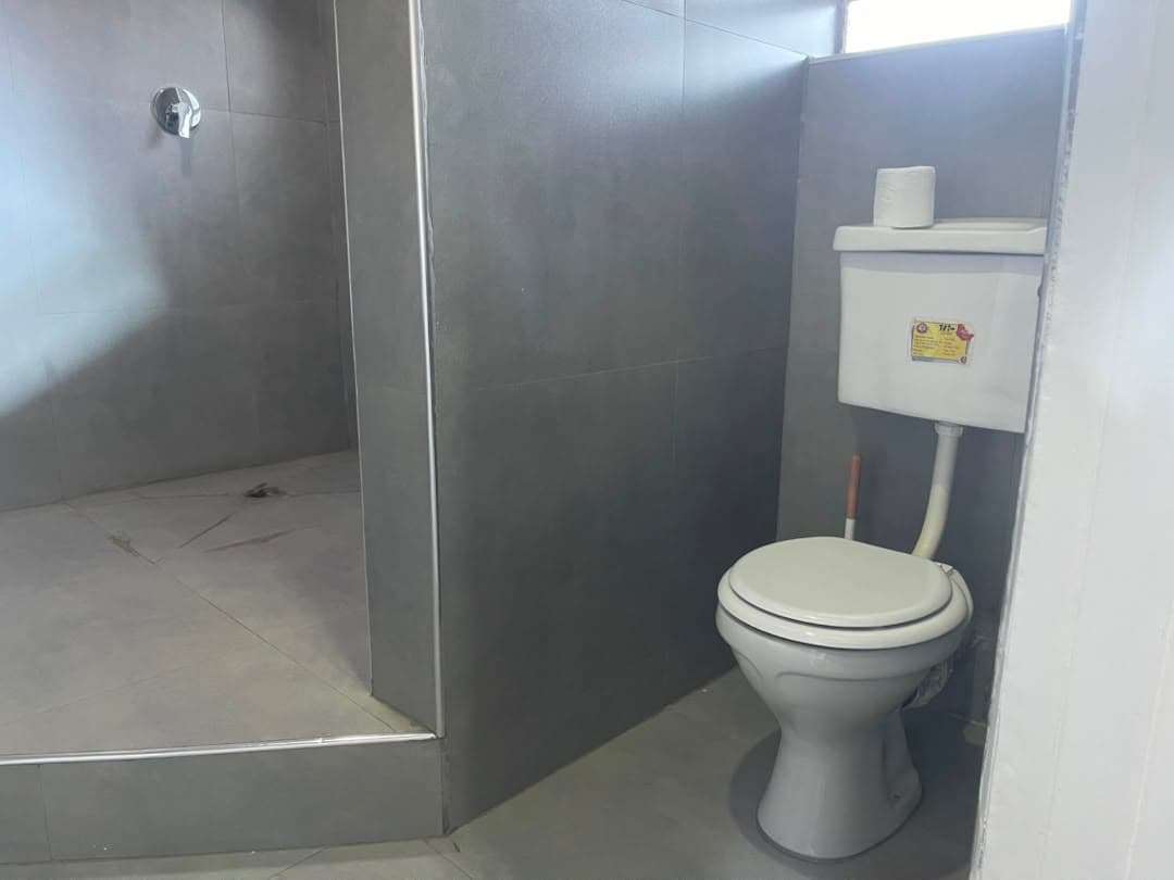 Kozo Lodge — Standard Double bathroom at Kozo Lodge