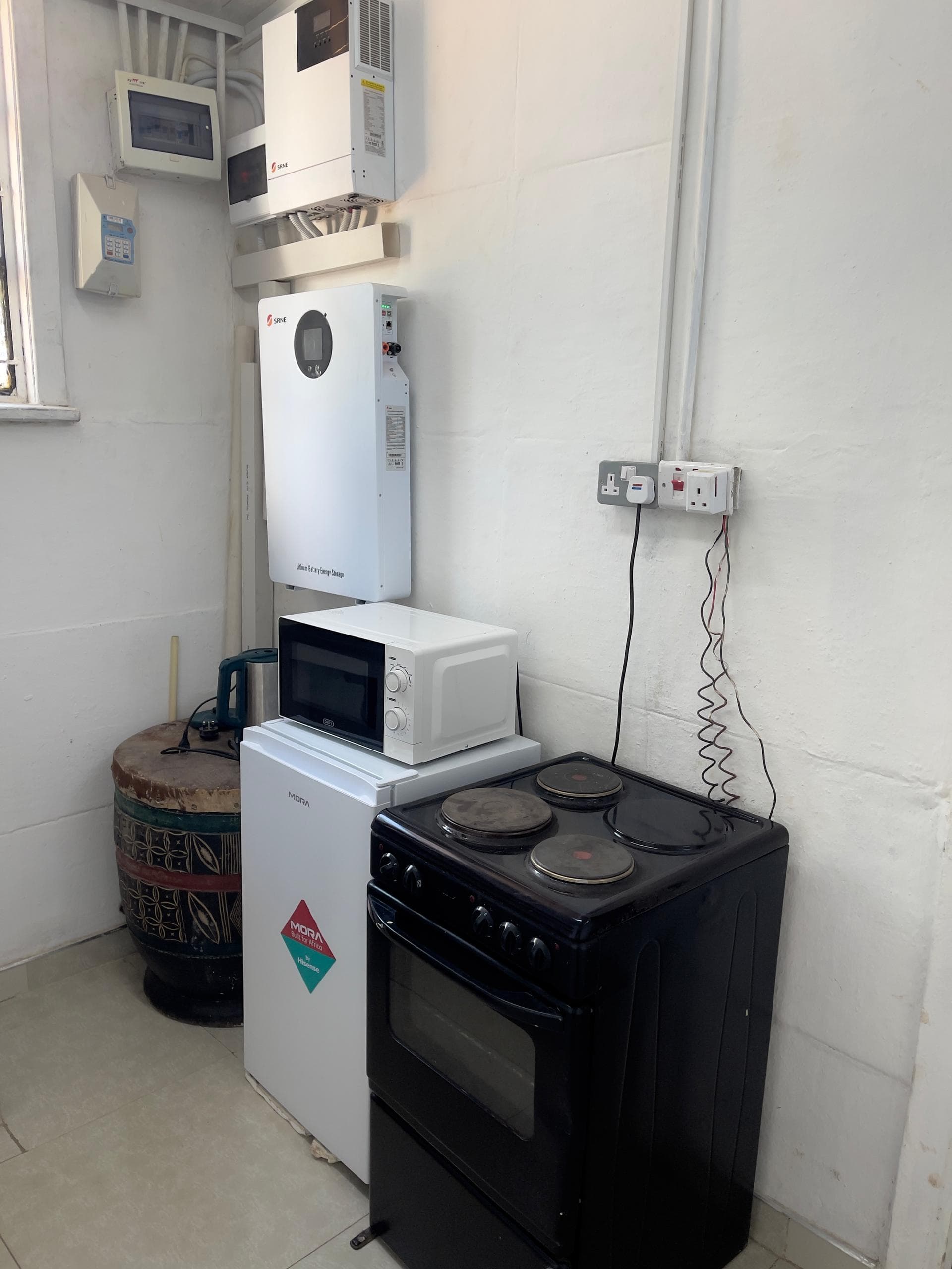 Majestic Haven — Self-catering kitchen with stove, fridge, and solar backup